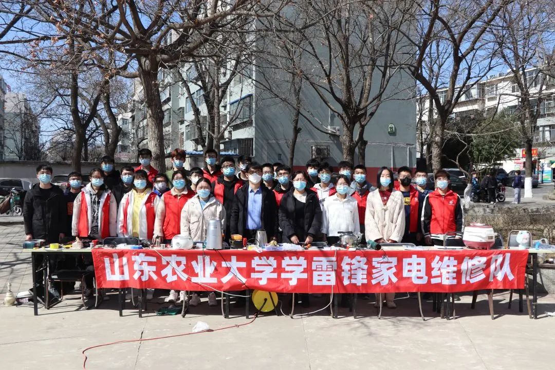 机电学院开展“学雷锋·树新风”...