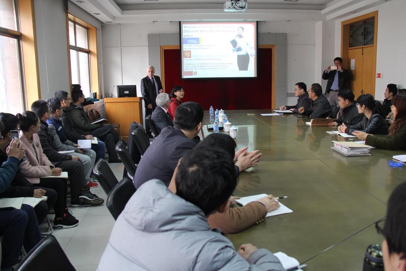 波兰Wroclaw理工大学B.Miedzinski教授为机电学院师生做学术报告