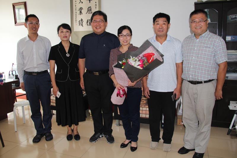 吴衍涛副校长看望学校&ldquo;杰青&rdquo;、青年教师讲课比赛一等奖获得者郭晶老师